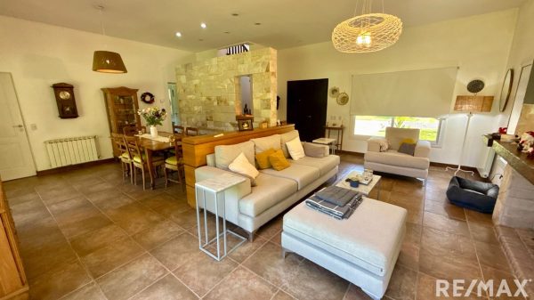 Venta casa 5 ambientes en Solares del Talar.