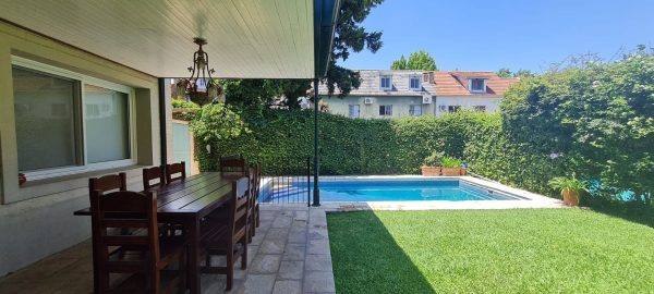 Short-term Rental House with Pool Beccar San Isidro