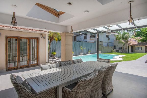 House for Sale, 7 Rooms with Staff Quarters, Florida-Vicente Lopez