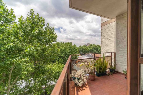 3-Room Apartment for Sale with Balcony, Olivos