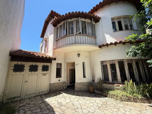 Opportunity Colonial House 6 Rooms with Patio