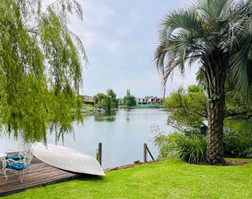 Venta casa Castores Nordelta 353m2 al lago central
