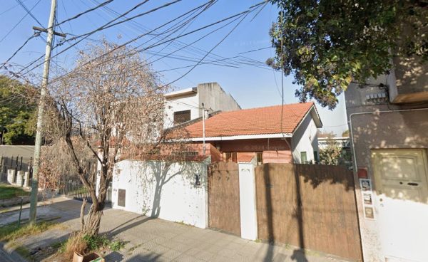 Sale 3-room apartment with balcony, financing available, 176,000
