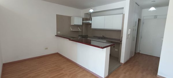 Apartment for Sale: Balcony, Garage, Pool – Munro