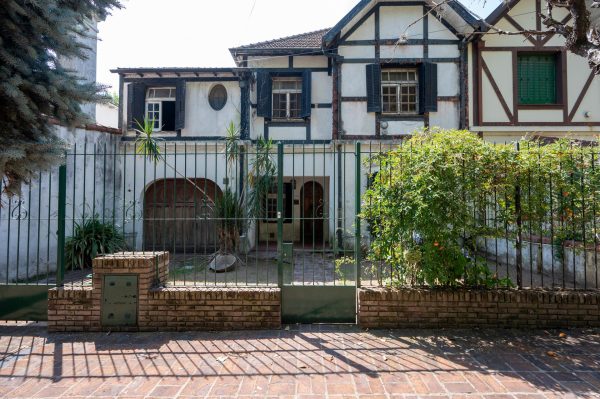 7-room house for sale with annex, pool, Florida