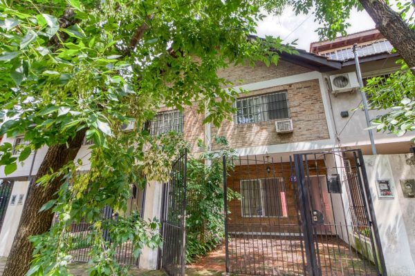 3-room duplex for sale with garage, Carapachay Olivos