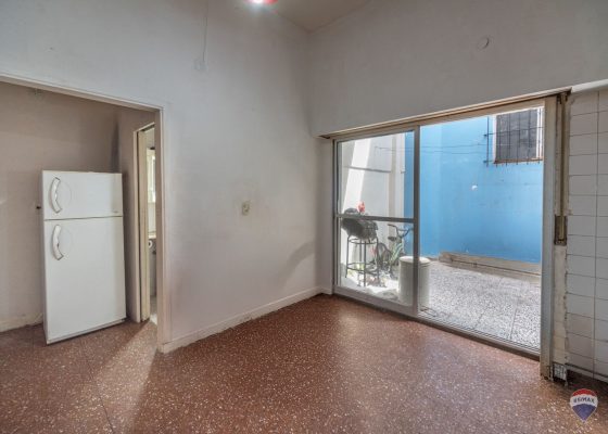 3-room apartment for sale in Carapachay, credit available.