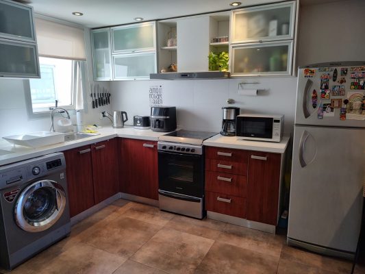 Beautiful 3-Room Apartment with Balcony in Florida for Sale
