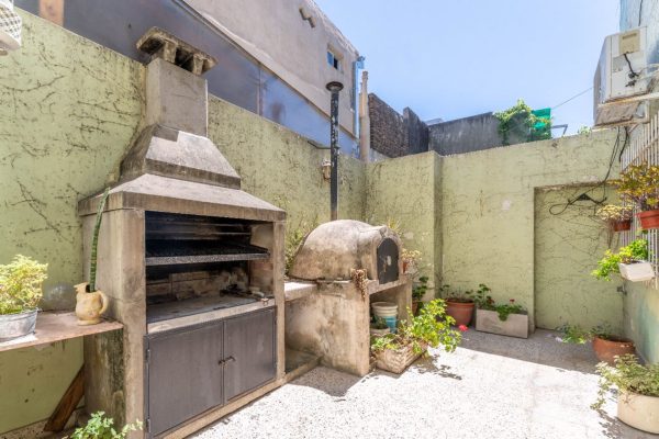 Sale of 3-room refurbished apartment - Independent entrance