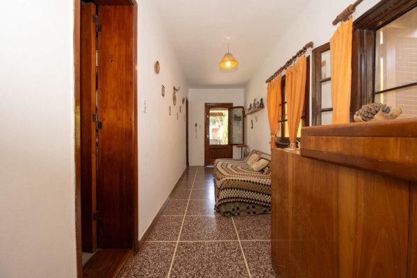 House for Sale – 3 Rooms, Pool, Garage