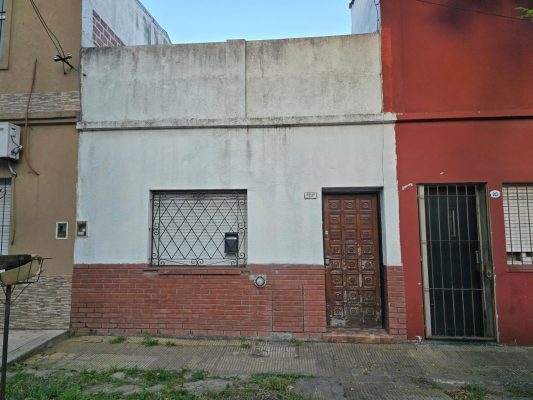 3-room house to renovate - patio and terrace