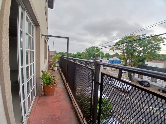 Rent 3-room flat with front-facing balcony, no maintenance fees.