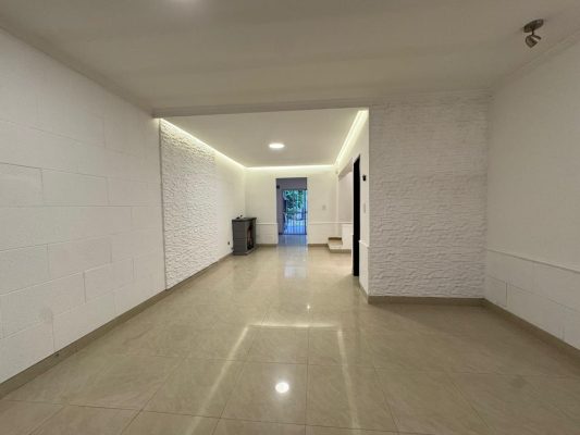 Duplex 5 rooms in Munro + playground + double garage