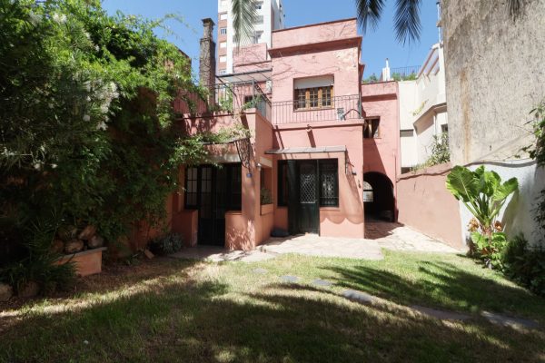 8-room house in San Fernando with garden