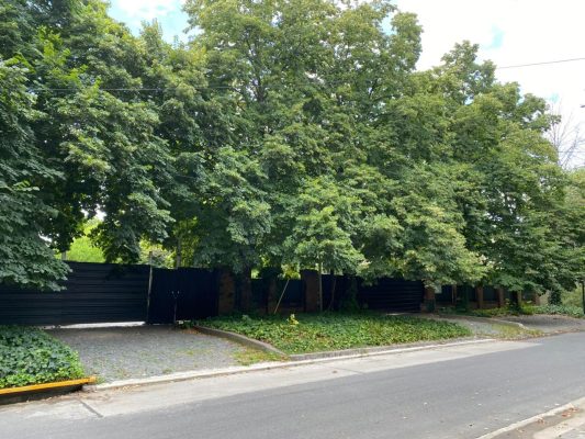 Lot for Sale in Closed Neighborhood Lomas San Isidro