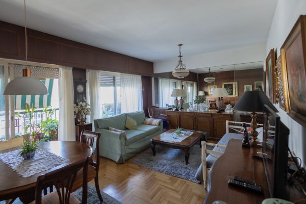 Apartment for Sale – 4 rooms, balcony + parking – Olivos