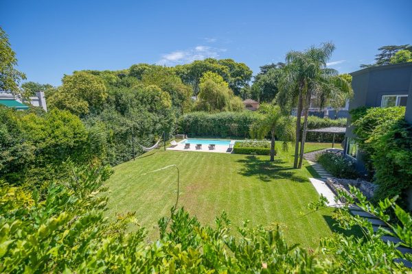 House on Double Lot – Villa Bertha