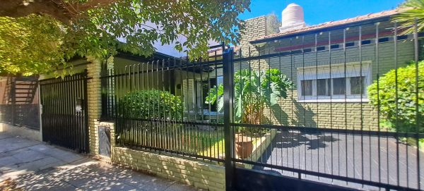 For Sale House type Chalet Carapachay - Seller Lopez