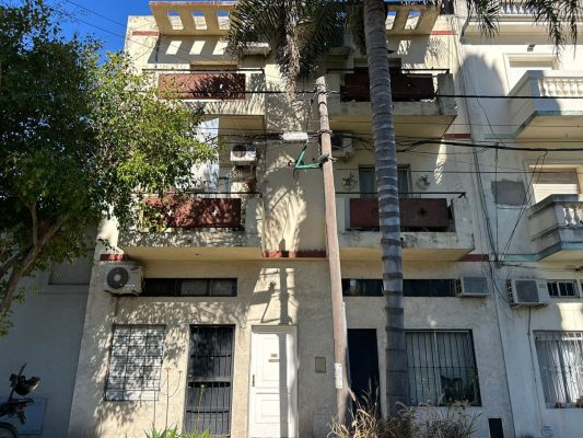 Beautiful Penthouse with balcony credit?eligible