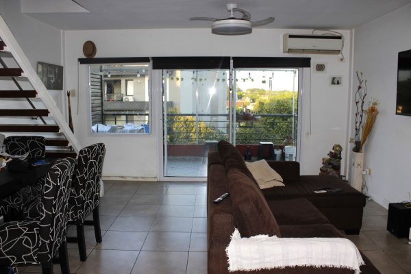 For Sale Duplex Apartment 2?bedroom Victoria, Balcony and Garage