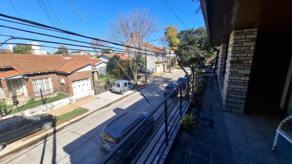 Venta casa LOTE PROPIO 10x40 Beccar
