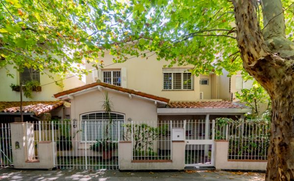 House for Sale in Vte. López - 3?bedroom + Annex