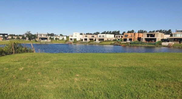 Venta Lote Sobre Lago Nordelta Carpinchos