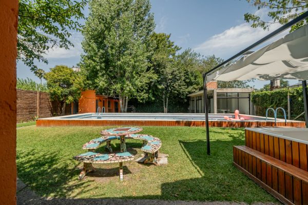 Alquiler casa quinta Benavidez de 1120 m2 c/pileta