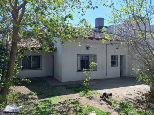 CASA 2 AMB RETASADA en MARTINEZ CREDITO