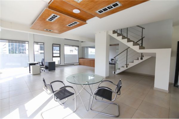 Premium Office Sale 245 m²/4 Parking Spaces/Amenities