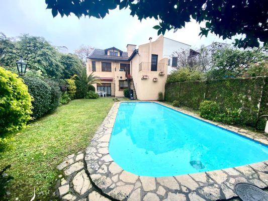 Casa 6 ambientes en venta Martinez Pileta Quincho