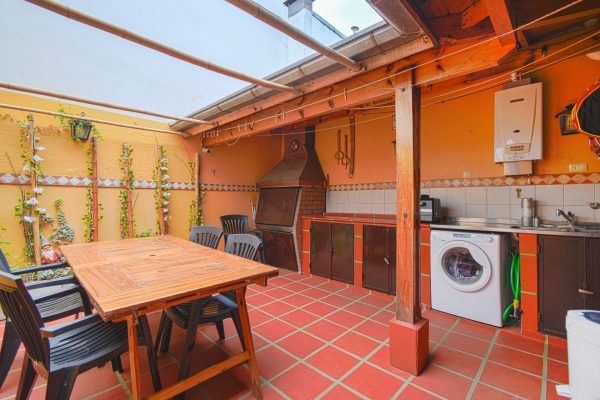 Penthouse type house, sale, patio, garage, V. López