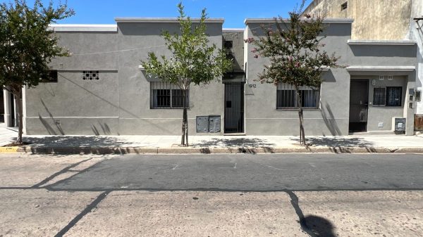 Sale House and 2 Apartments with Pool in San Fernando