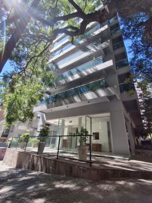 For Sale: 4-Room Apartment (Full Floor) in Olivos w/Parking and Storage Locker