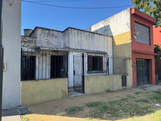 For Sale House 2?bedroom to be refurbished – Florida West