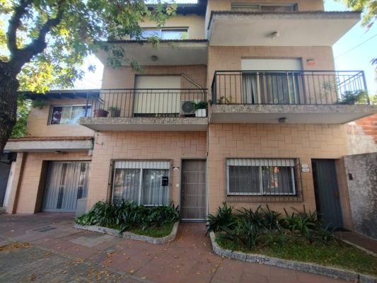 VENTA - PH 4 ambientes + Play /Monoambiente 3°piso