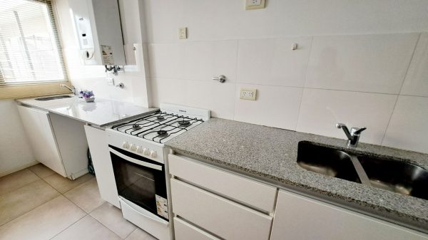 For Sale Apartment 1?bedroom, Garage, Balcony, Victoria