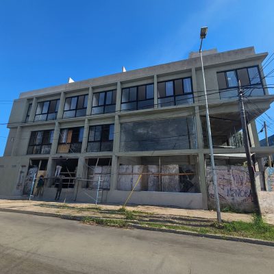 Venta local en esquina a estrenar Villa Ballester