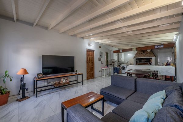 Sale of multi?family block in Virreyes 320?m²