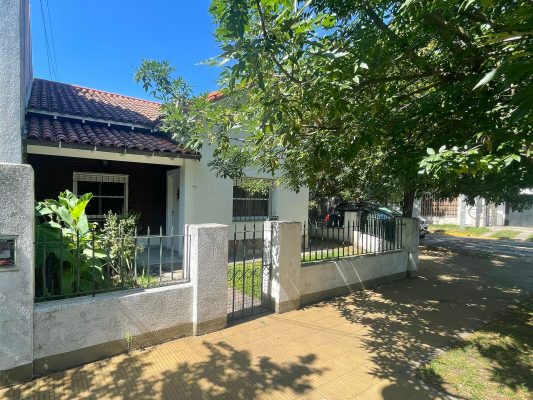 House 3?bedroom with patio and terrace – Olivos