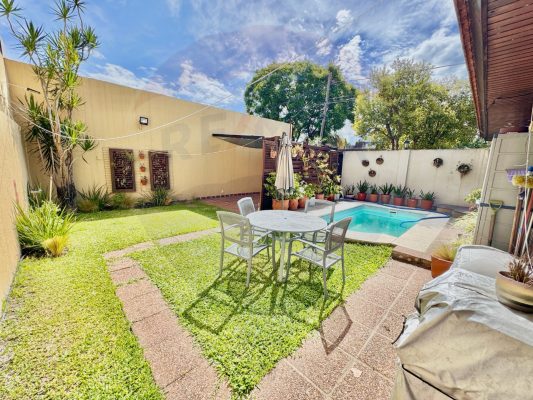 casa 6 ambientes con jardin y pileta martinez