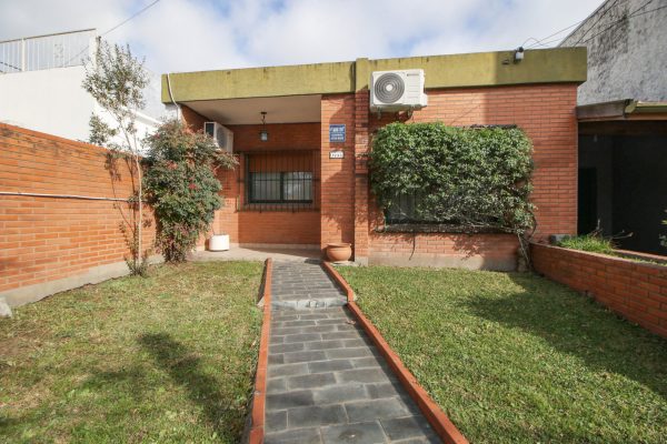 Venta lote 2 casas de 4 amb + quincho y cochera