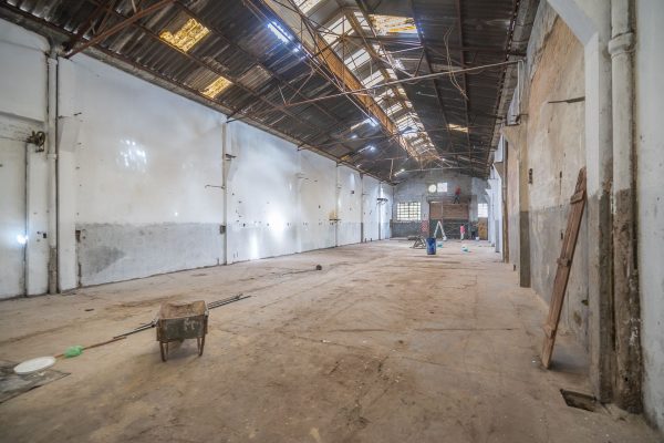 Warehouse/Storage Sale 2700 square meters in Boulogne Investor