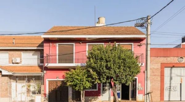 House For Sale + Commercial Units in V. Adelina Ideal Inversio