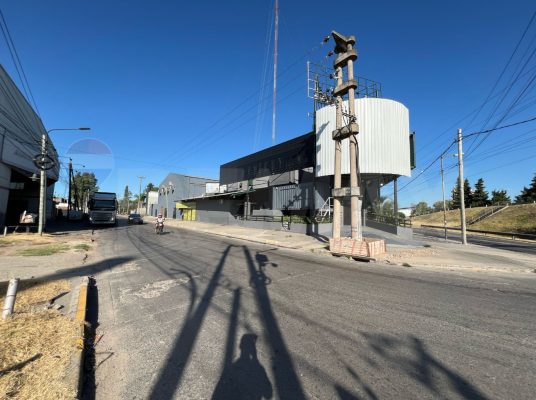 Alquiler Deposito / Local Comercial - Don Torcuato