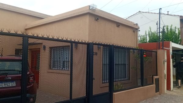 Sale House 5 Rooms Munro Like New with Pool and Garden