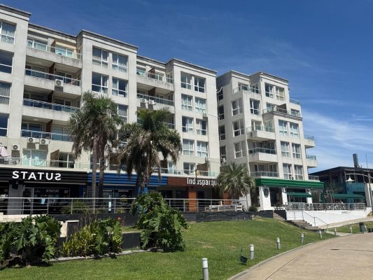 Depto de categoria con cochera en Bahia Nordelta