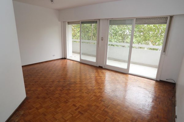 Apartment for Sale 3?bedroom in Olivos with balcony and garage