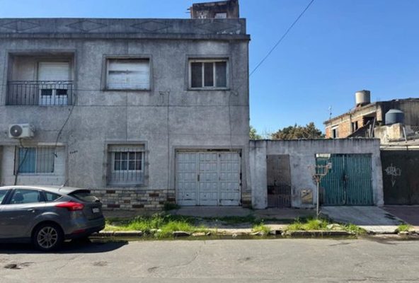 5?bedroom house opportunity to refit 2 floors