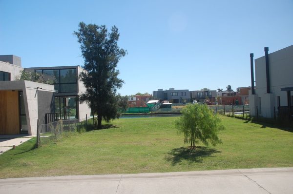 Laguna Grande Dique Lujan Waterfront Lot